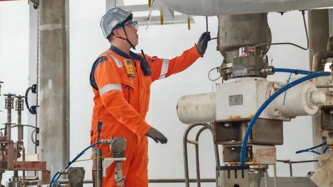 On-site checks of valves and connections.